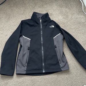 The NorthFace windwall boys jacket